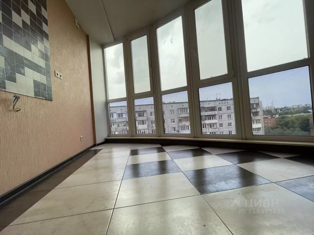 2-к кв. Омская область, Омск ул. Декабристов, 114 (98.9 м) - Фото 1