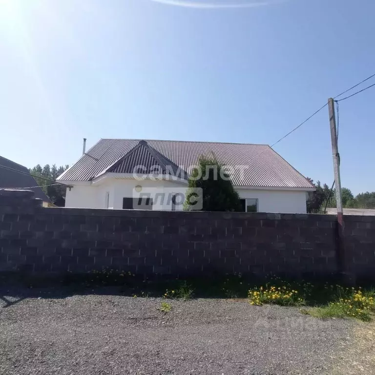 Дом в Свердловская область, Белоярский пгт ул. Кольцевая, 20 (180 м) - Фото 1