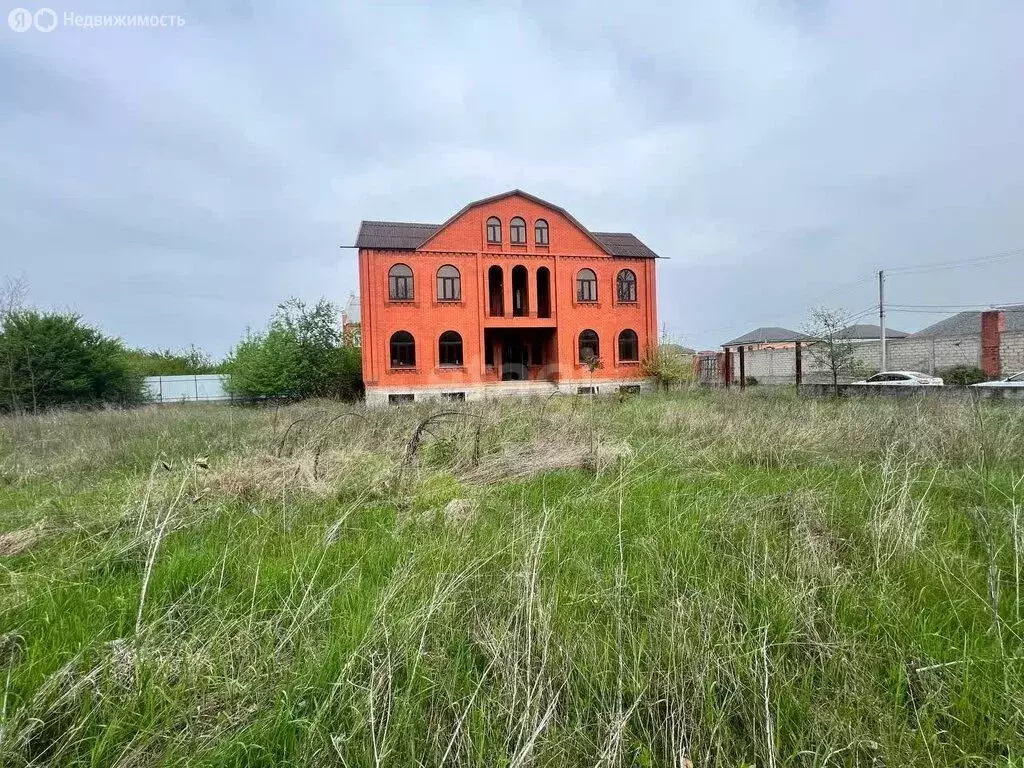 Дом в Назрань, 105-й массив, улица Н.С. Хрущёва (750 м) - Фото 1