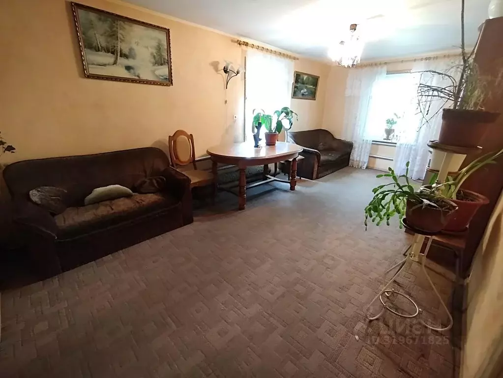 Дом в Омская область, Азовский Немецкий Национальный район, д. Круч  ... - Фото 0