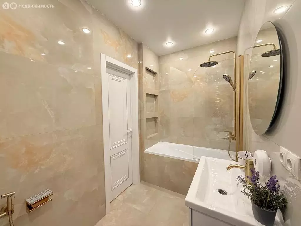 2-комнатная квартира: Краснодар, Командорская улица, 15/1 (69.1 м) - Фото 0