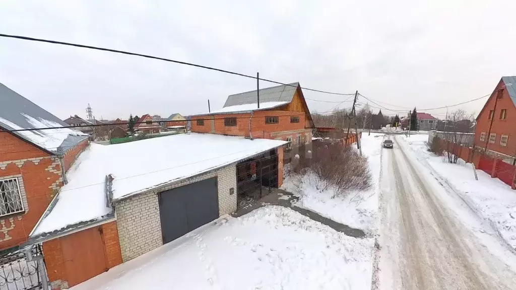 Дом в Тюменская область, Тюмень ул. Счастливая, 12 (320 м) - Фото 0