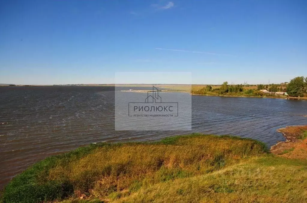 Дом в Челябинская область, Нагайбакский район, Южный рп ул. 3-я ... - Фото 0