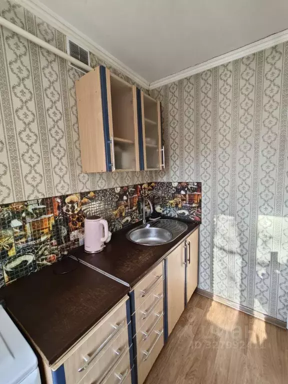 1-к кв. Омская область, Омск просп. Космический, 105 (29.7 м) - Фото 2