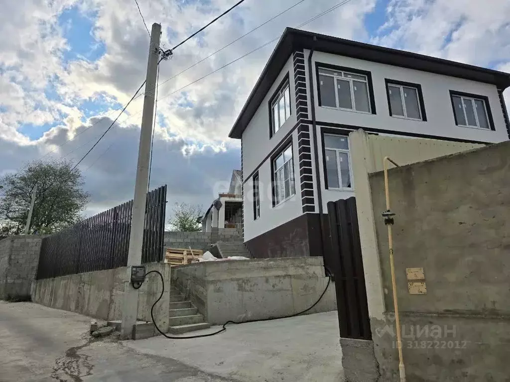 Дом в Краснодарский край, Новороссийск ул. Березовая (150 м) - Фото 0