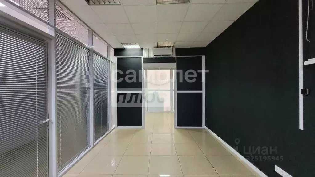 Помещение свободного назначения в Тюменская область, Тюмень ул. ... - Фото 1