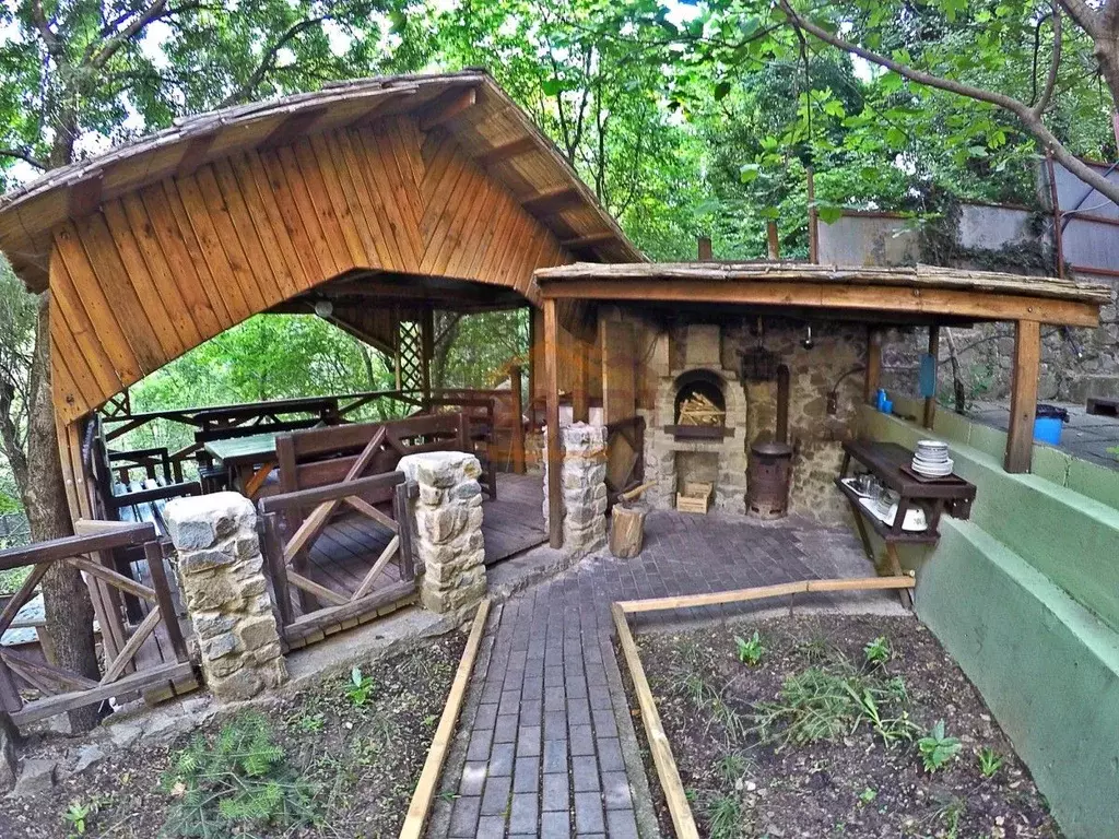 Дом в Крым, Ялта муниципальный округ, Виноградное пгт  (100 м) - Фото 2