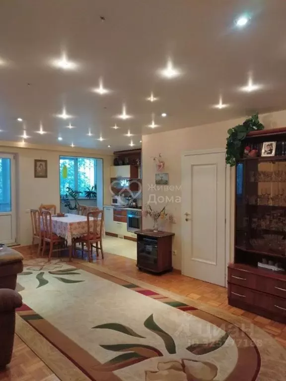 3-к кв. Волгоградская область, Волгоград Нарвская ул., 8 (76.2 м) - Фото 2