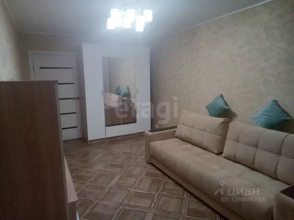 2-к кв. Татарстан, Елабуга ул. Азина, 108А (57.0 м) - Фото 1