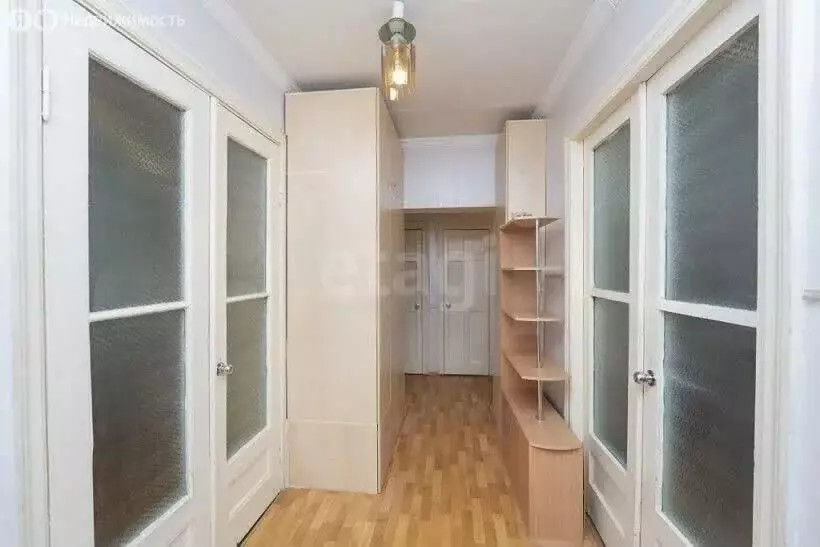 3-комнатная квартира: Пермь, улица Нефтяников, 14 (67 м) - Фото 1