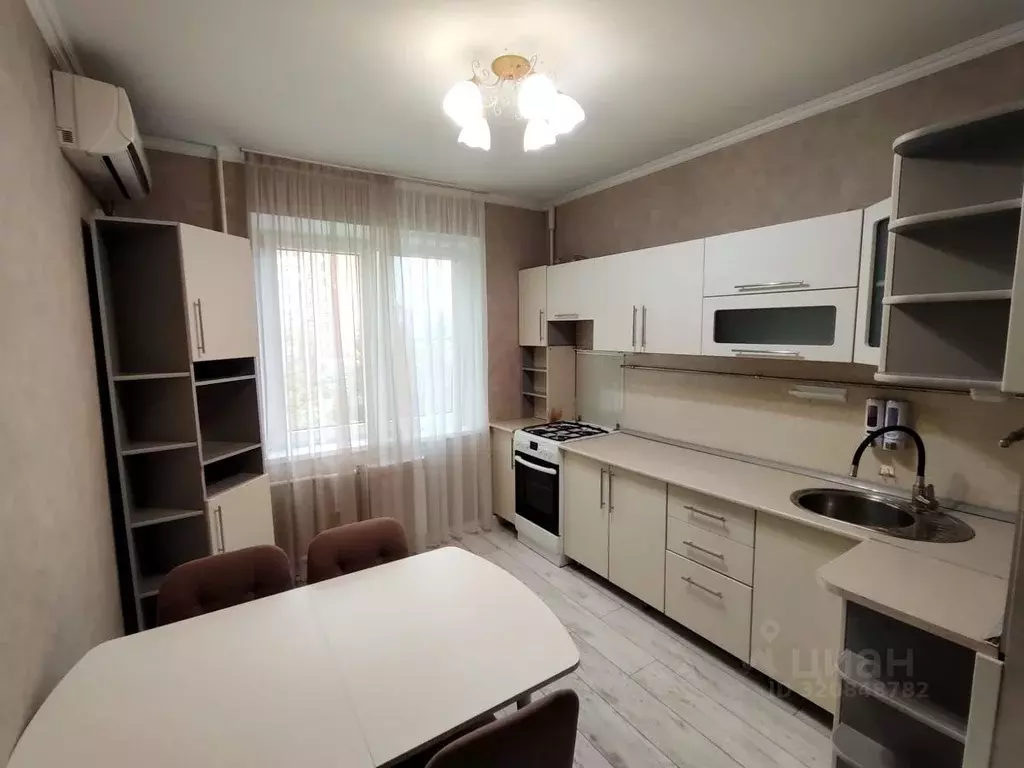 3-к кв. Ростовская область, Каменск-Шахтинский ул. Гагарина, 65 (63.0 ... - Фото 0