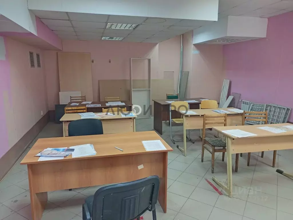 Помещение свободного назначения в Тверская область, Тверь просп. ... - Фото 1