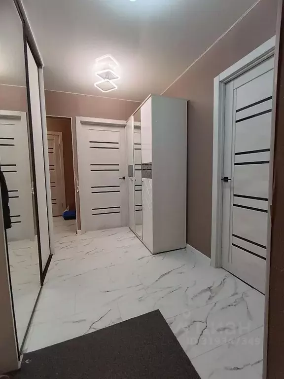 3-к кв. Курганская область, Курган Заозерный жилрайон, 12-й мкр, 1А ... - Фото 0