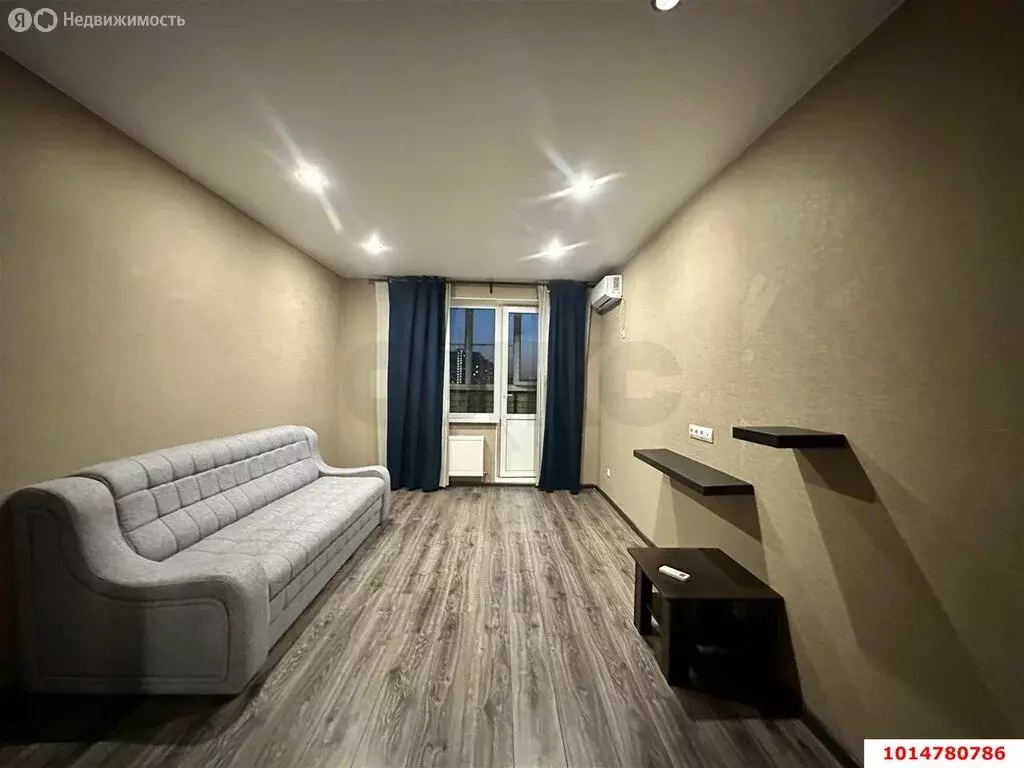 1-комнатная квартира: Краснодар, улица Трудовой Славы, 43 (42 м) - Фото 1
