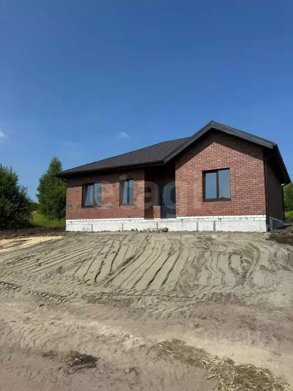 Дом в Брянская область, Брянск Снежная ул. (103 м) - Фото 1