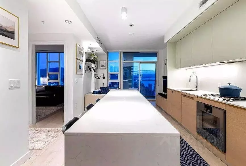 2-к кв. Краснодарский край, Сочи Центральный мкр, ул. Орджоникидзе, 17 ... - Фото 0