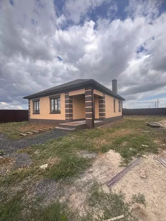 Дом в Ростовская область, Неклиновский район, с. Новобессергеневка ул. ... - Фото 0