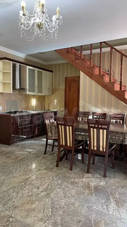 2-к. квартира, 70 м, 1/3 эт. - Фото 0