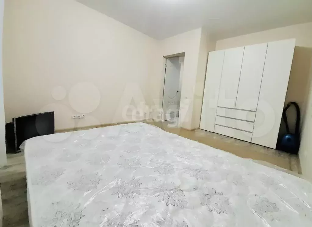 1-к. квартира, 45 м, 1/3 эт. - Фото 1