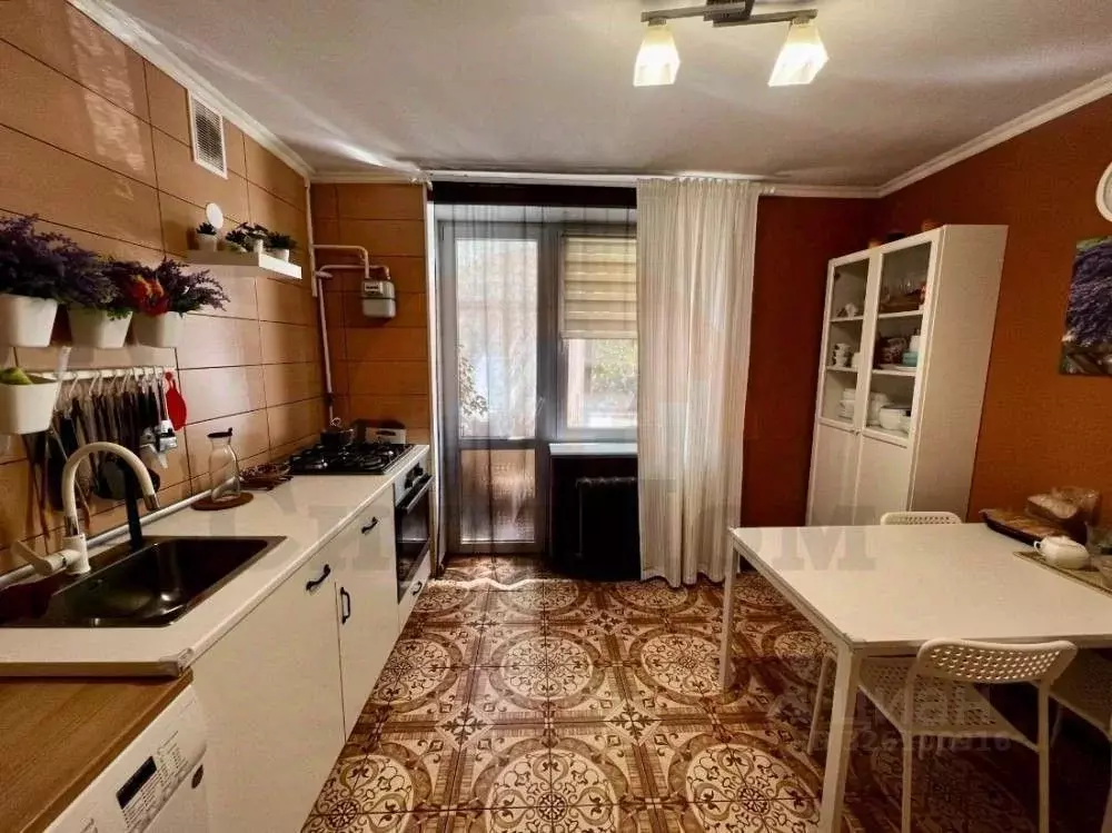 3-к кв. Крым, Саки ул. Строительная, 19 (68.6 м) - Фото 2