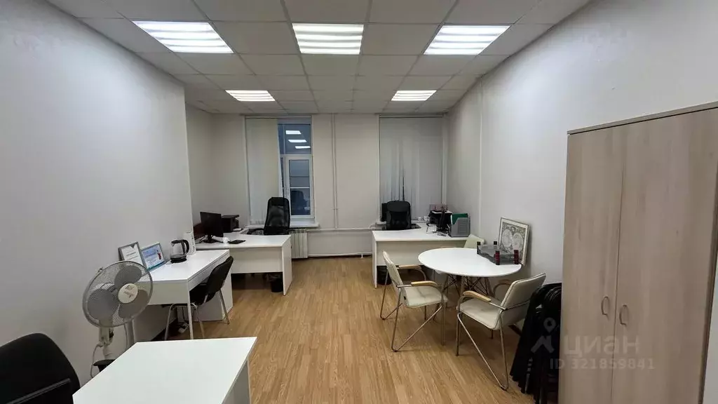 Офис в Санкт-Петербург Малая Морская ул., 16 (21 м) - Фото 1