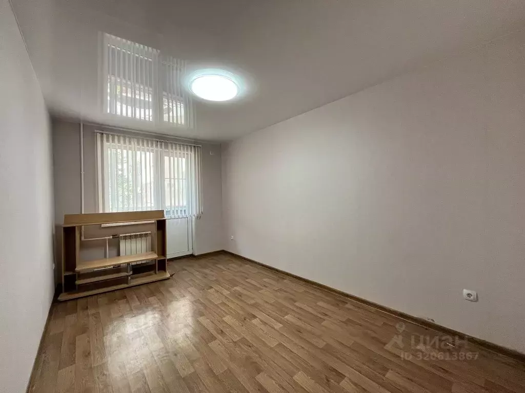 3-к кв. Волгоградская область, Волгоград бул. Энгельса, 16 (64.9 м) - Фото 0