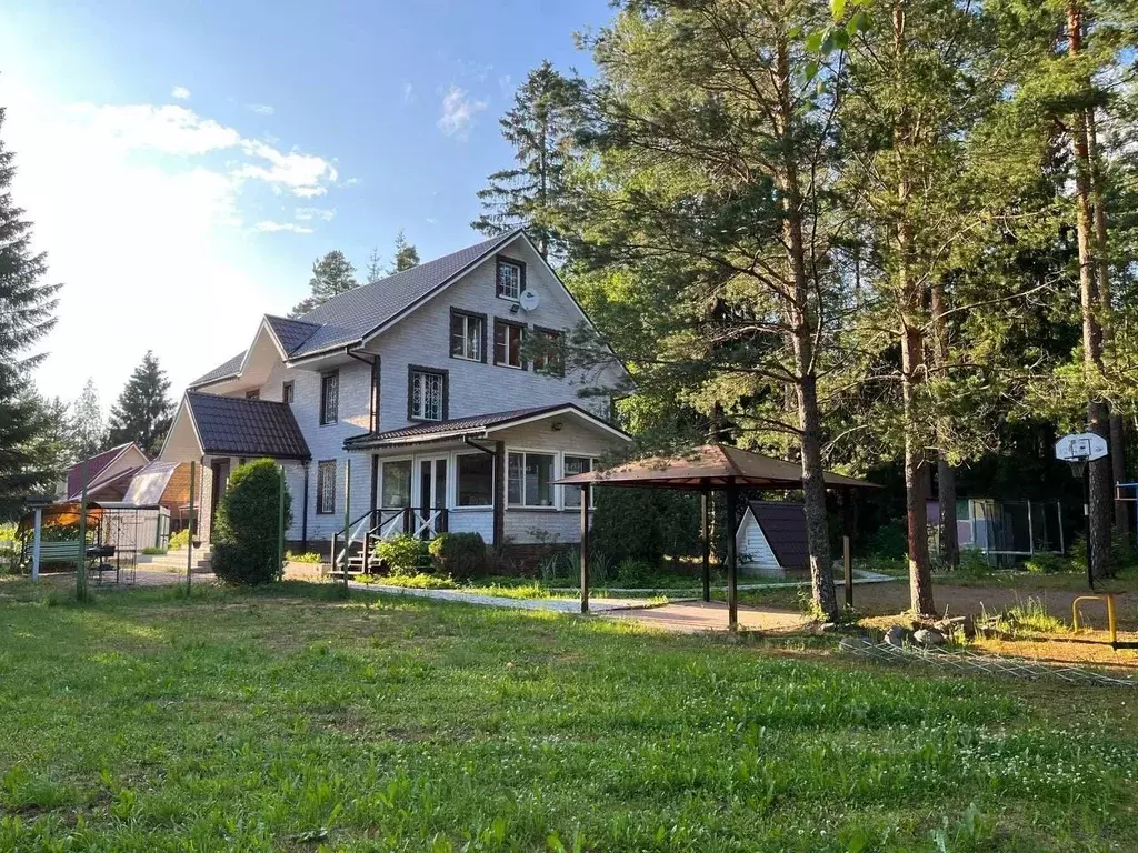 Дом в Ленинградская область, Выборгский район, Рощинское городское ... - Фото 0