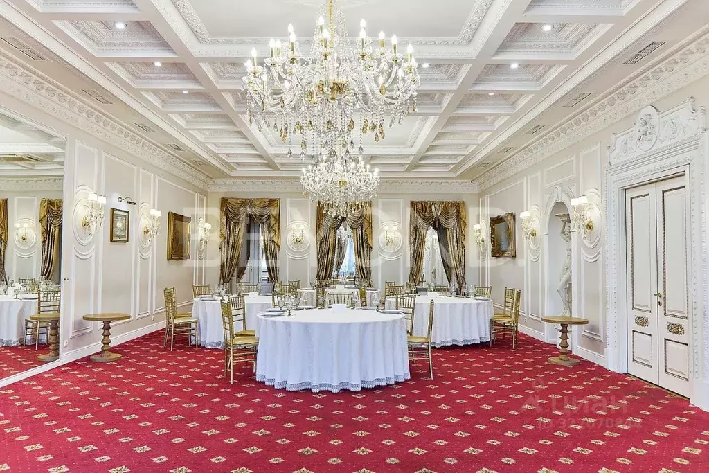 Дом в Санкт-Петербург наб. Адмирала Лазарева, 10 (1016 м) - Фото 2