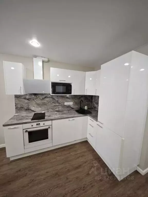 2-к кв. Приморский край, Владивосток ул. Феодосийская, 46 (54.0 м) - Фото 1