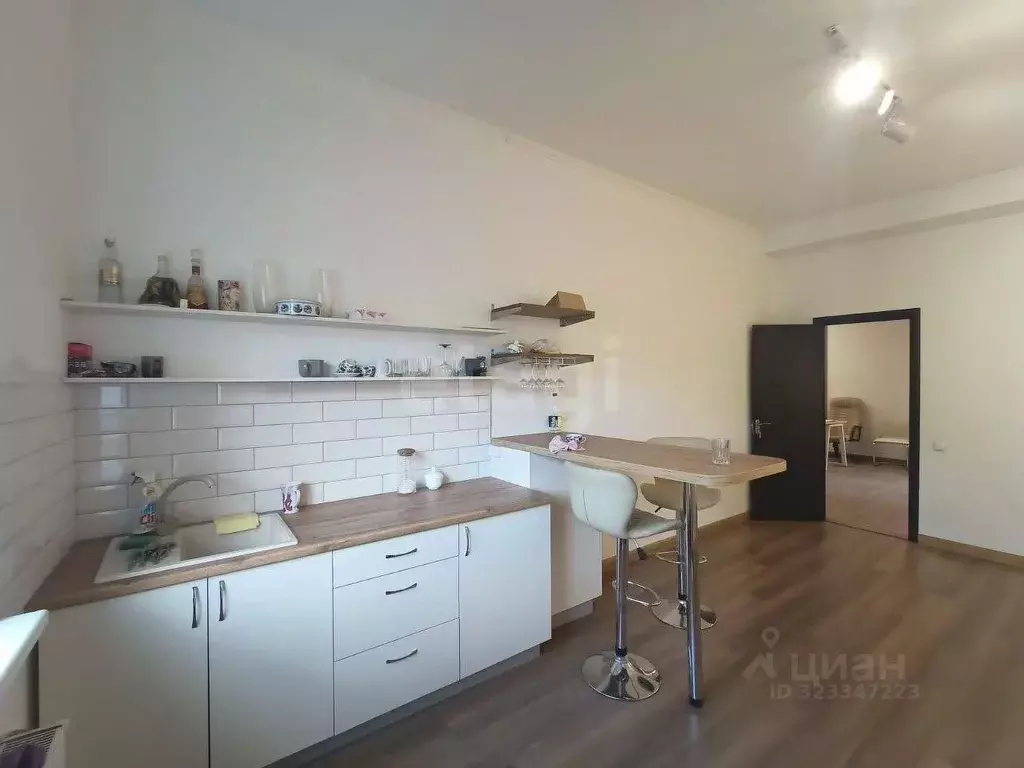 6-к кв. Крым, Симферополь ул. Петропавловская (197.4 м) - Фото 1