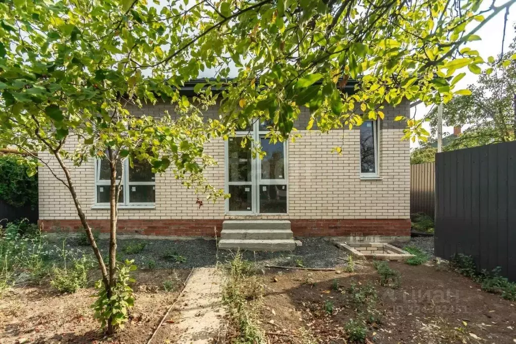 Дом в Ростовская область, Батайск Октябрьская ул. (100 м) - Фото 1