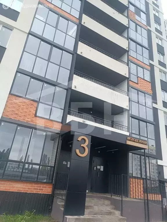 3-комнатная квартира: Воронеж, микрорайон Шилово, улица ... - Фото 1