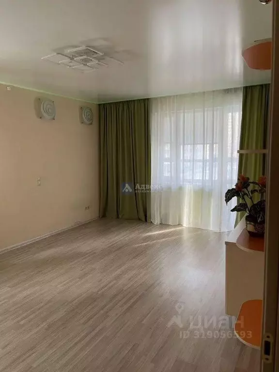 2-к кв. Тюменская область, Тюмень ул. Ю.-Р.Г. Эрвье, 30к1 (61.4 м) - Фото 0