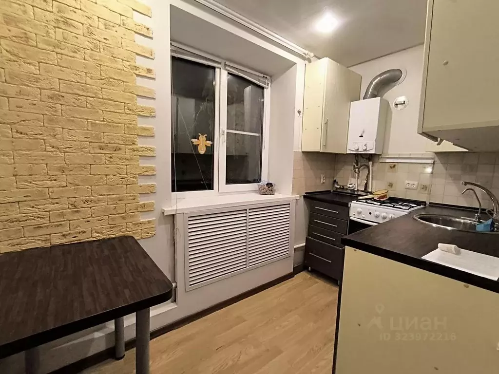 3-к кв. Волгоградская область, Городище рп Промышленная ул., 13А (47.0 ... - Фото 1