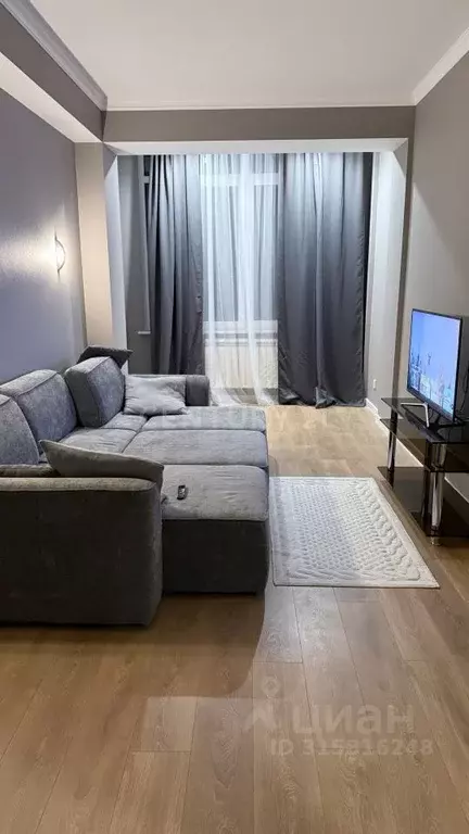 2-к кв. Дагестан, Каспийск просп. Акулиничева, 33А (80.0 м) - Фото 0