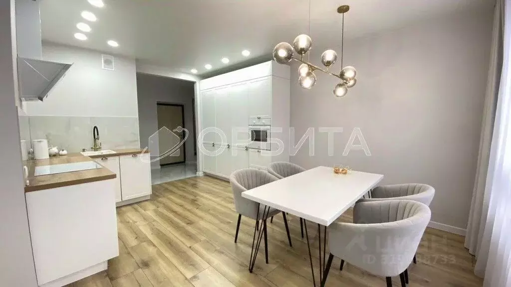 3-к кв. Тюменская область, Тюмень ул. Краснооктябрьская, 14к2 (77.4 м) - Фото 0