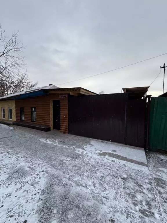 Дом в Омская область, Омск ул. 6-я Линия, 116 (41 м) - Фото 2