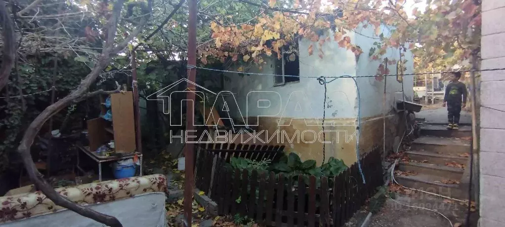 Дом в Крым, Алушта ул. Горького, 65 (100 м) - Фото 0