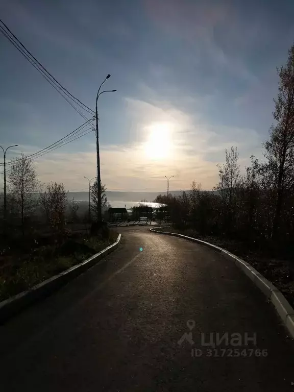 3-к кв. Мурманская область, Мурманск ул. Сафонова, 28 (67.0 м) - Фото 0