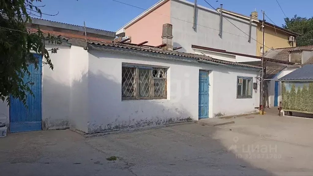 Помещение свободного назначения в Крым, Феодосия ул. Энгельса, 27 (33 ... - Фото 1