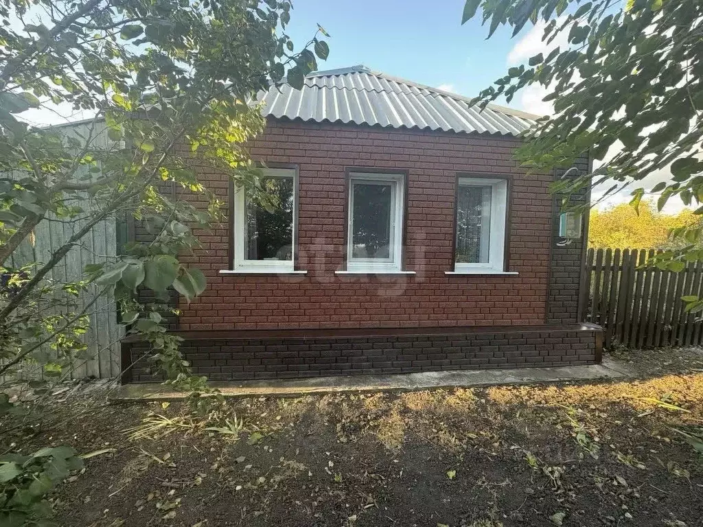 Дом в Белгородская область, Корочанский район, Соколовское с/пос, с. ... - Фото 1