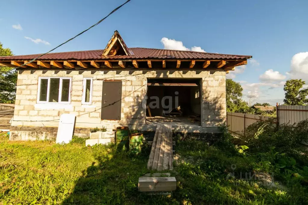 Дом в Амурская область, Благовещенский район, с. Чигири Комсомольская ... - Фото 1