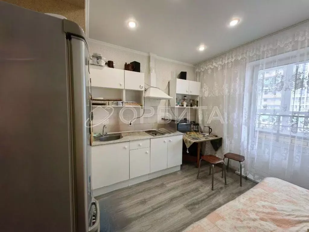 1-к кв. Тюменская область, Тюмень ул. Парада Победы, 9 (34.4 м) - Фото 1