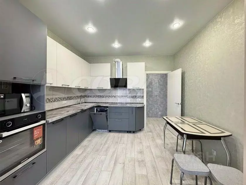 2-к кв. Тюменская область, Тюмень ул. Федюнинского, 30к3 (63.0 м) - Фото 2