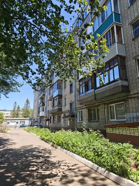 2-к кв. Алтайский край, Барнаул ул. Антона Петрова, 215 (39.8 м) - Фото 1