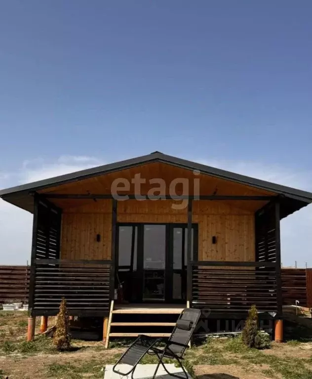 Дом в Крым, Черноморский район, Окуневское с/пос, с. Громово ул. ... - Фото 1