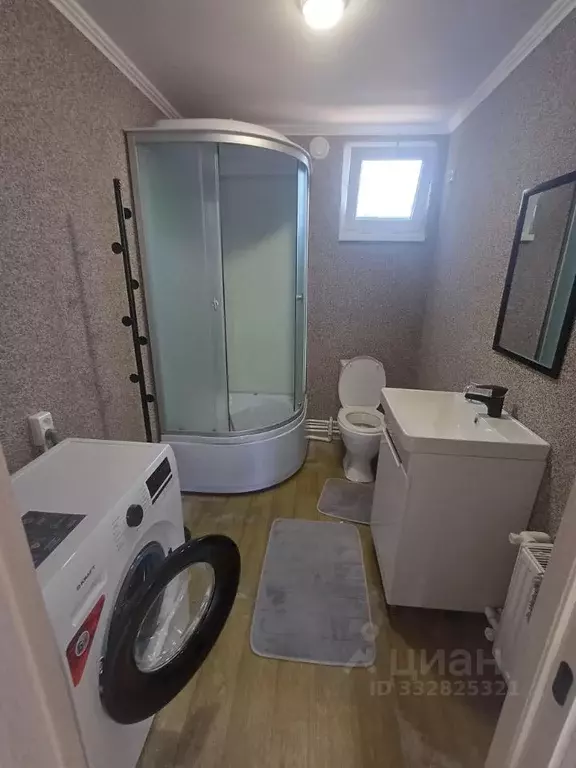 Дом в Крым, Симферопольский район, Гвардейское пгт ул. Кирова, 11 (42 ... - Фото 2