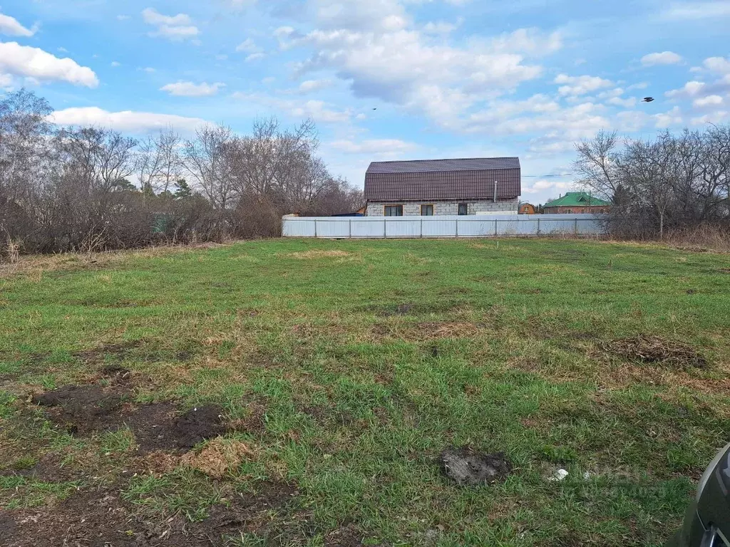 Участок в Омская область, Омский район, Лузинское с/пос, д. Приветная  ... - Фото 1