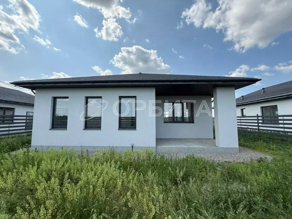Дом в Тюменская область, Тюменский район, с. Успенка  (100 м) - Фото 1