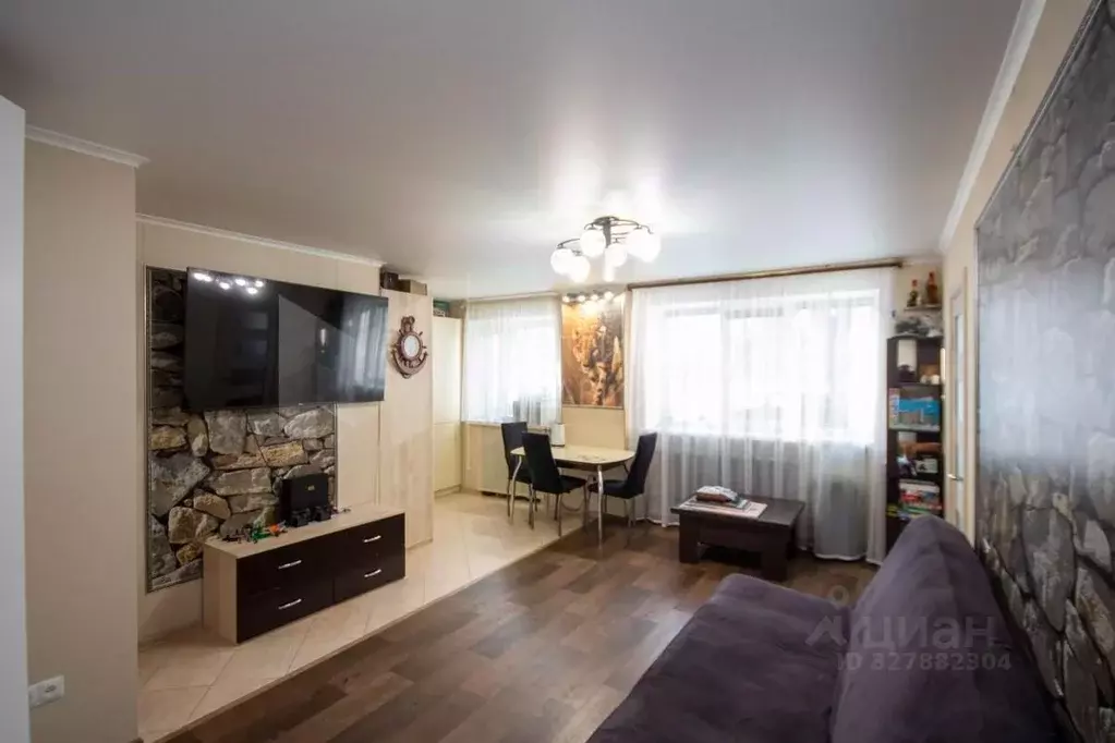 2-к кв. Тюменская область, Тюмень Рижская ул., 72 (43.0 м) - Фото 1